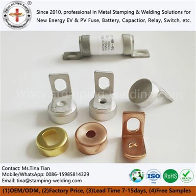 Combinazione di contatti con cappuccio fusibile per veicoli elettrici